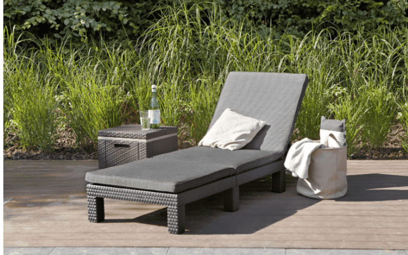 Este es el modelo de color gris de la tumbona en oferta de Lidl