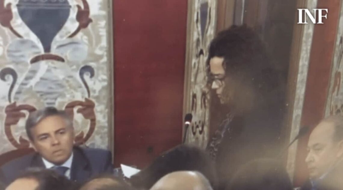 Concejala en el pleno