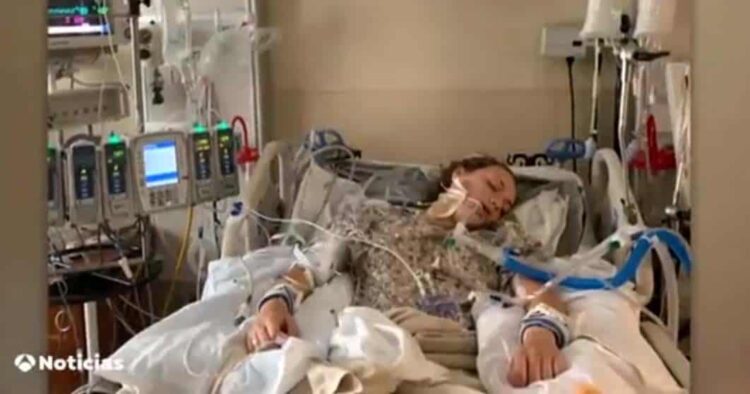 Una joven en coma inducido traas sufrir una neumonía fumando vaper