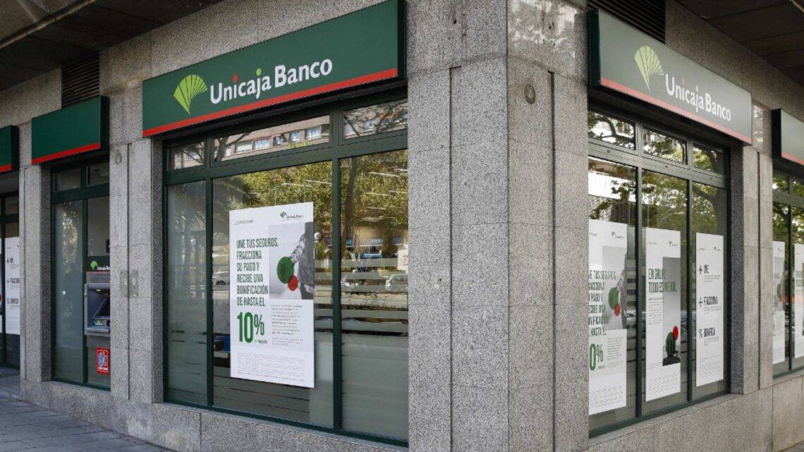 Abono de la paga extra de las pensiones por Unicaja Banco
