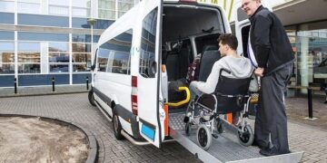 El CERMI reclama al Congreso que el 10% de los vehículos VTC sean accesibles