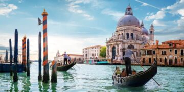Ciudad de Venecia, situada al norte de Italia, Booking turismo