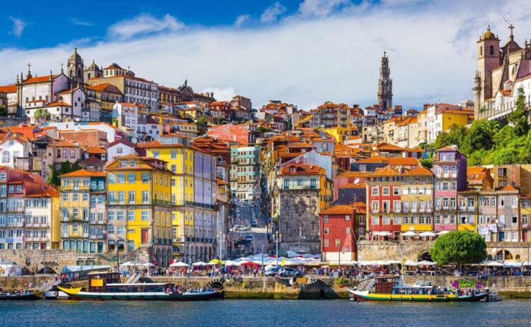 Ciudad de Oporto, situada al norte de Portugal, entre los destinos que ofrece Viajes El Corte Inglés