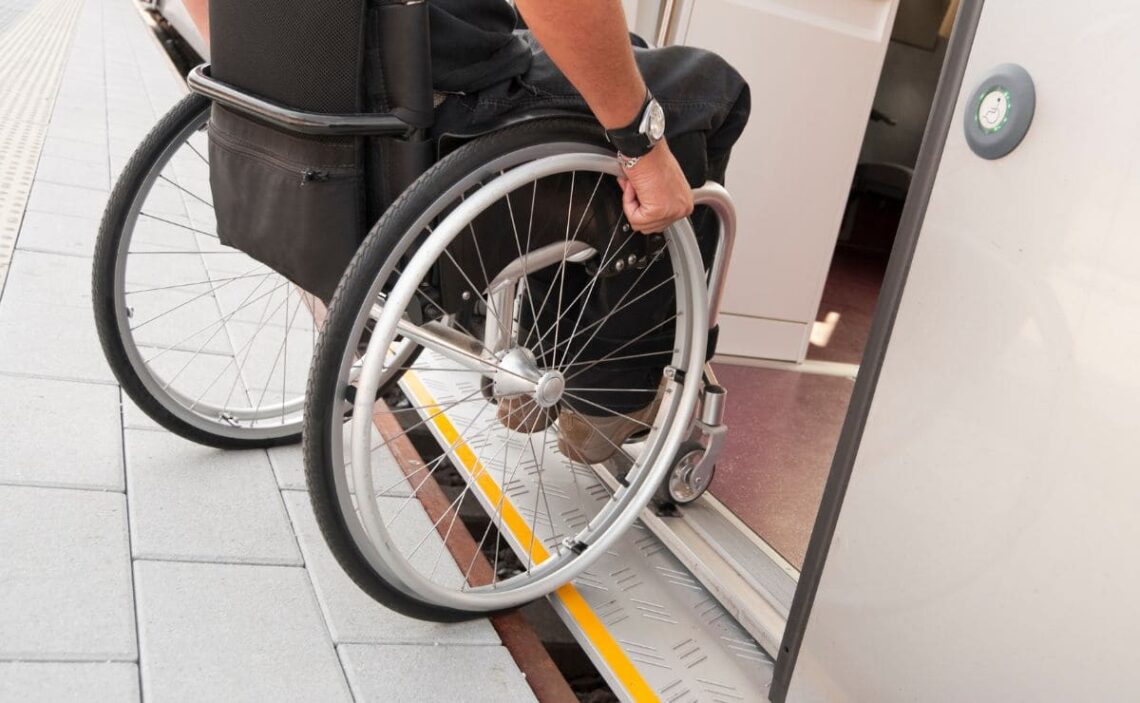 Adif mejorará la accesibilidad de la estación de Alcalá de Henares (Madrid)