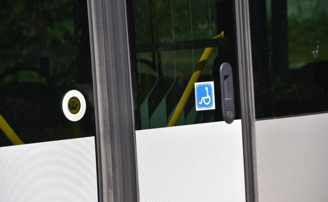 accesibilidad autobus TMB COCEMFE