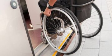 Renfe apuesta por mejorar la accesibilidad de las estaciones y trenes para favorecer a las personas con discapacidad