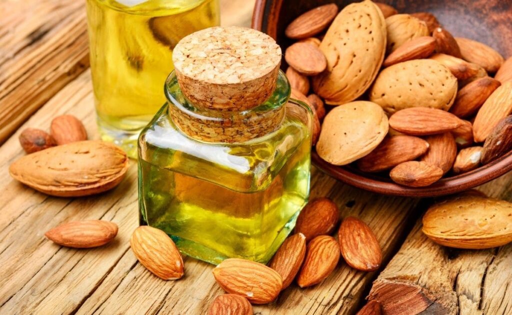 Los grandes beneficios para la piel del aceite de almendra y otros alimentos