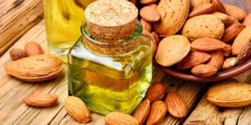 Los grandes beneficios para la piel del aceite de almendra y otros alimentos