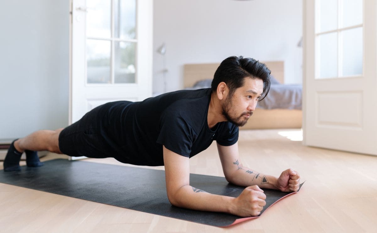 Planchas para ejercitar el abdomen en casa