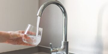 La OCU realiza un informe sobre la calidad del agua del grifo en España, desvelando que Madrid no tiene la mejor