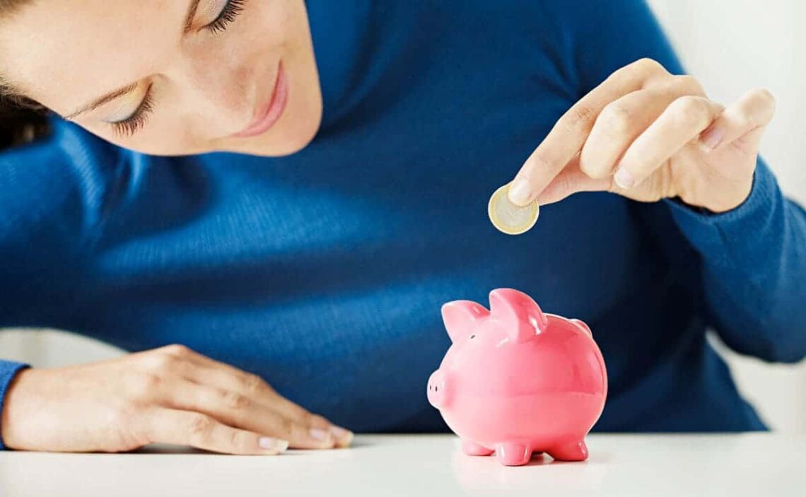 Esto habrás ahorrado si empiezas a organizar tus gastos lo antes posible./ CANVA