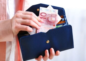 Cómo ahorrar dinero de tu sueldo cada mes