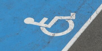 Aparcamiento reservados para las personas con movilidad reducida