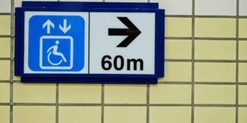 ascensor silla de ruedas Metro de Madrid accesibilidad
