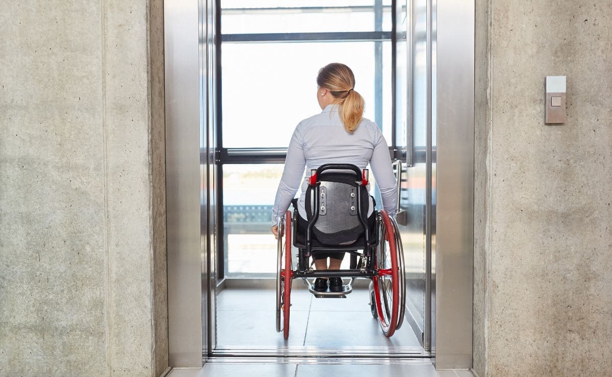 La Comunidad de Madrid lanzará ayudas para la instalación de ascensores y mejorar la accesibilidad