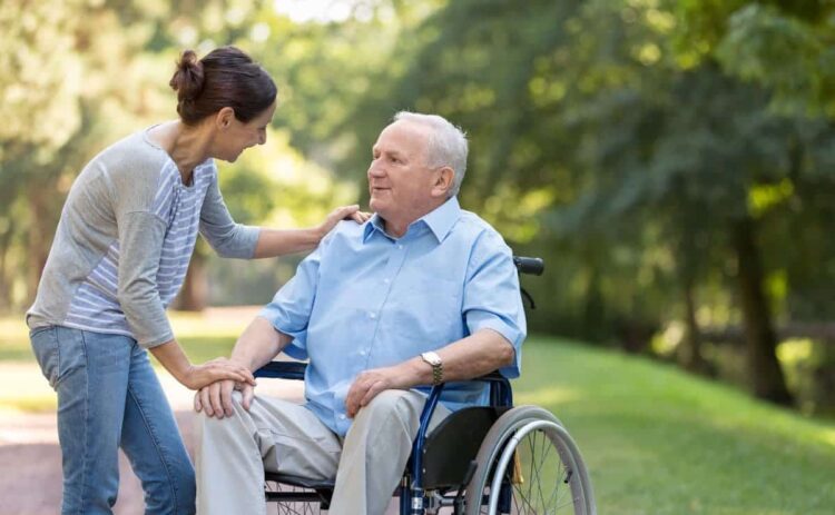 Persona mayor con discapacidad