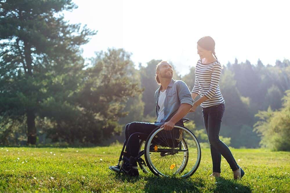 Persona en silla de ruedas - grado discapacidad