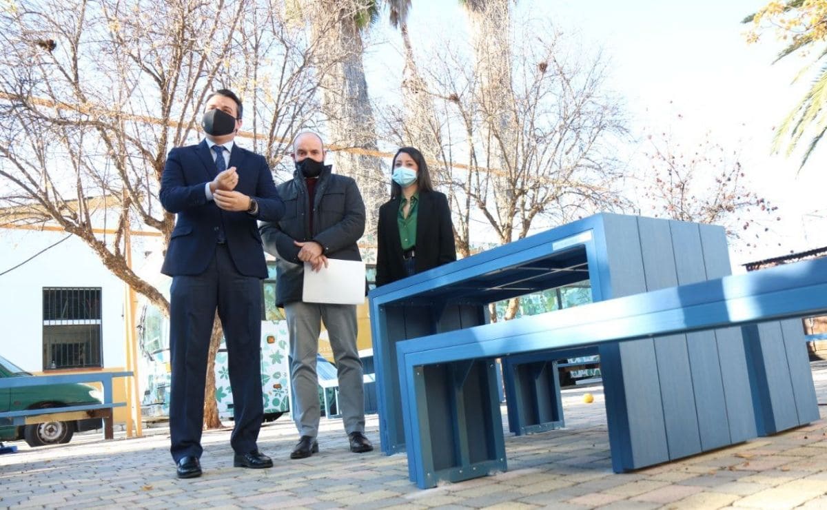 ayuntamiento de cordoba mobiliario adaptado jardin botanico jose maria bellido