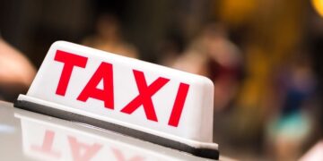 El Ayuntamiento de Jaén comienza a adecuar las nueve paradas de taxi con problemas de accesibilidad