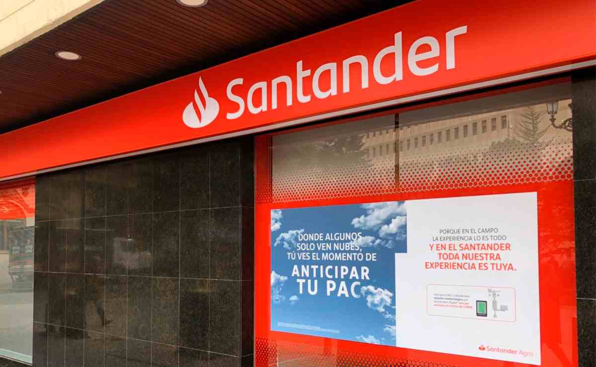 banco santander financiero entidad bancario sucursal dinero plan pensiones ayuda prestación