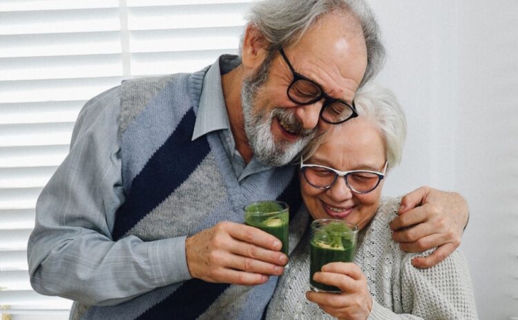 El batido verde es perfecto para desayunos nutritivos y saludables para frenar el envejecimiento