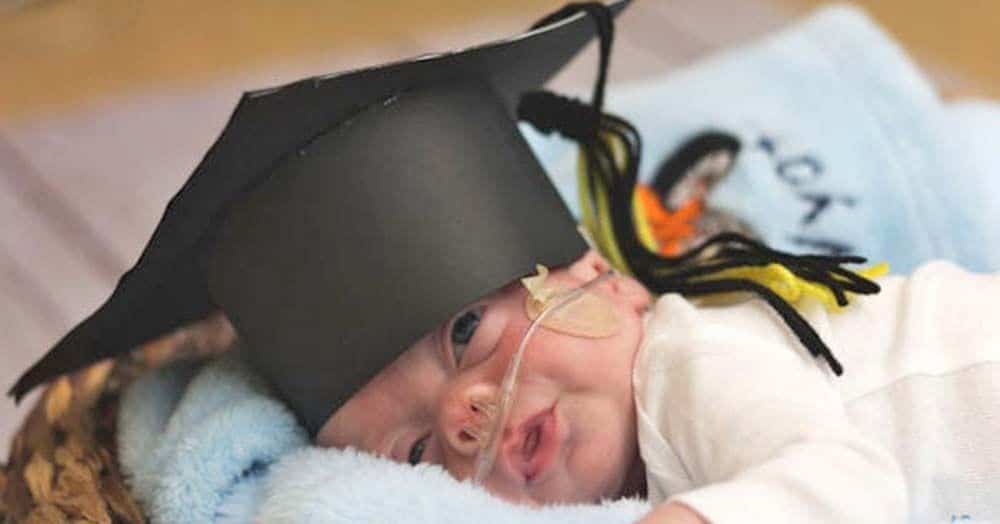 Un hospital 'gradúa' a los bebes prematuros que reciben el alta