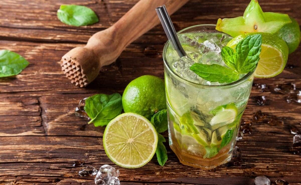 Falso mojito a base de bebida de té verde de Mercadona