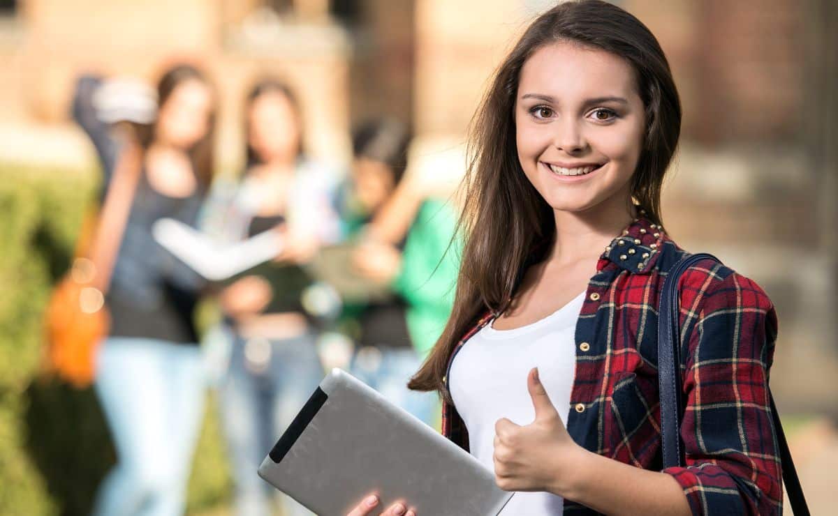 beca estudiante centro universitario ministerio ayuda prestación