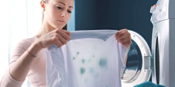 Detergente líquido o en polvo, ¿cuál es más eficaz para las manchas difíciles?