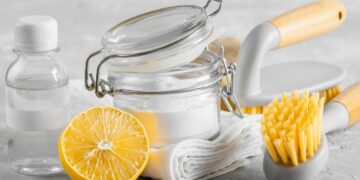 Así puedes usar este ingrediente para eliminar la humedad del baño