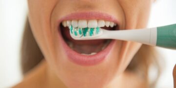 Eliminar manchas en dientes con bicarbonato