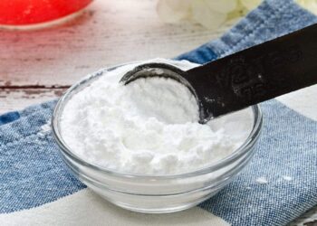 El truco casero con bicarbonato para limpiar paños de cocina
