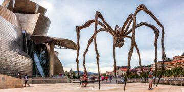 El Museo Guggenheim es uno de los atractivos a visitar en Bilbao