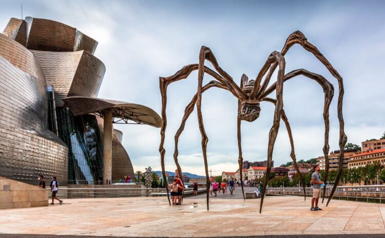 El Museo Guggenheim es uno de los atractivos a visitar en Bilbao