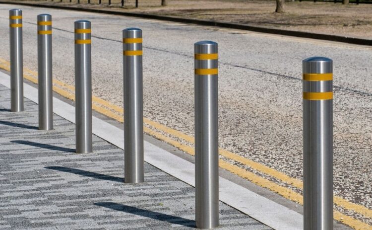 Así deben ser los bolardos en la nueva normativa de accesibilidad