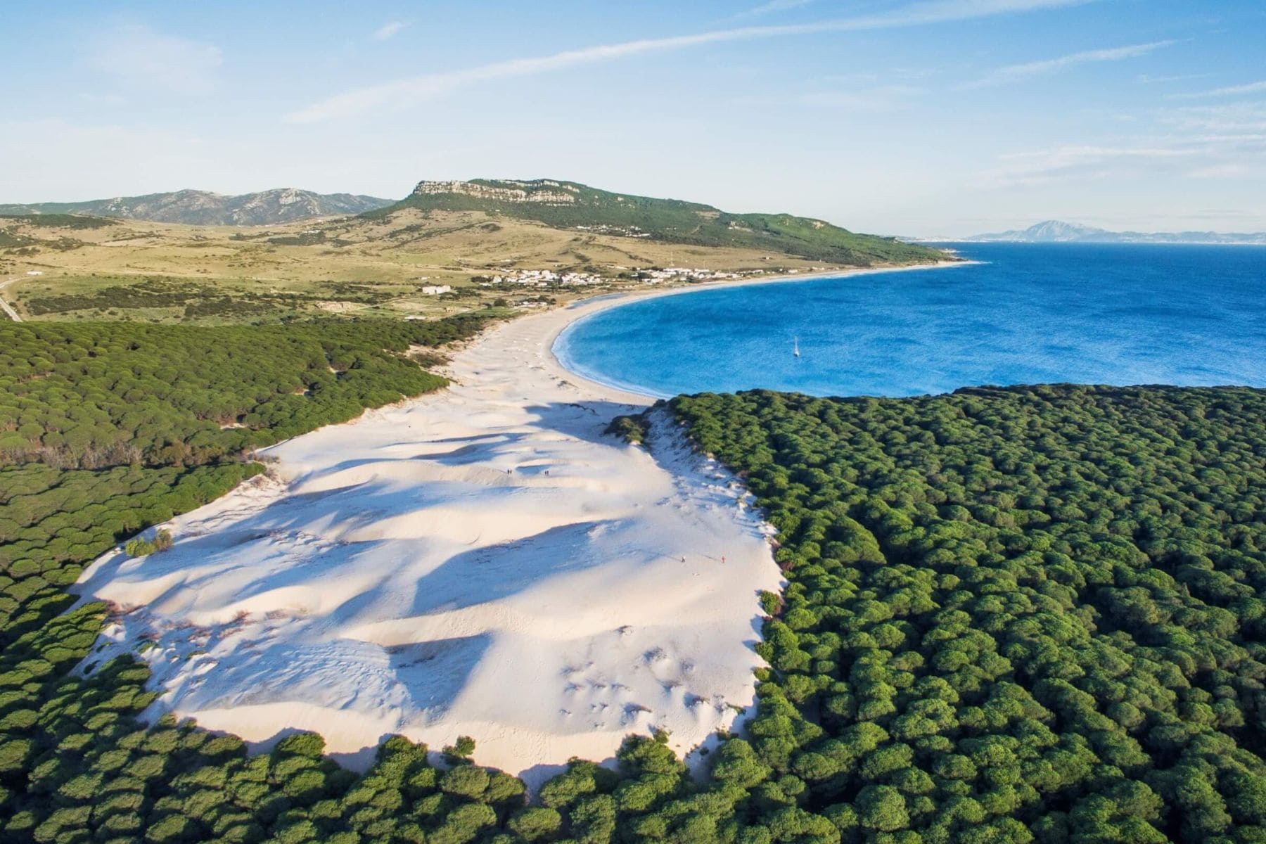 Playa de Bolonia, situada en Cádiz