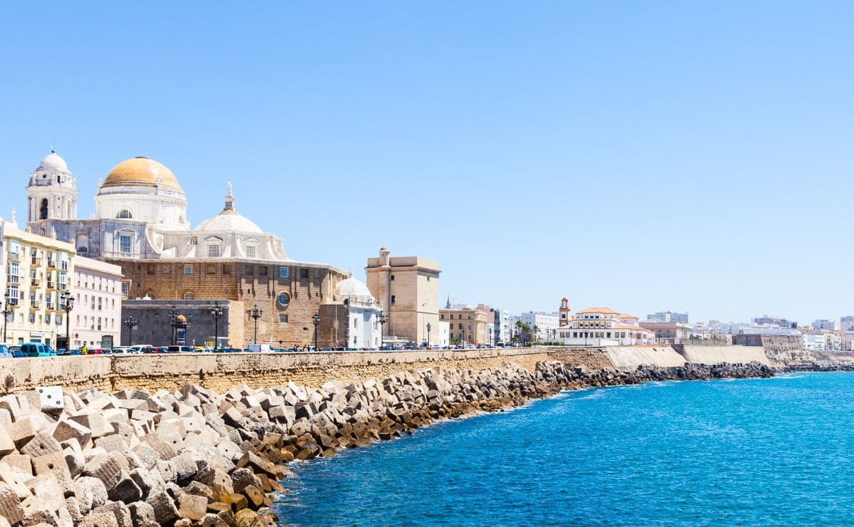 Cádiz, conocida como la 'Tacita de Plata', es uno de los destinos más visitados por los turistas en España
