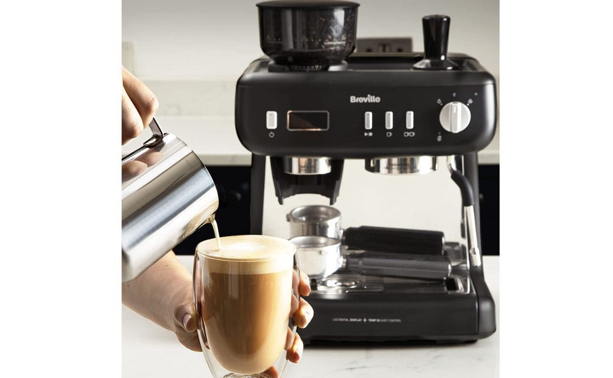 La cafetera espresso rebajada en Amazon para preparar café profesional en casa