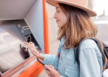 caixabank dinero fraude estafa economía banco entidad financiera