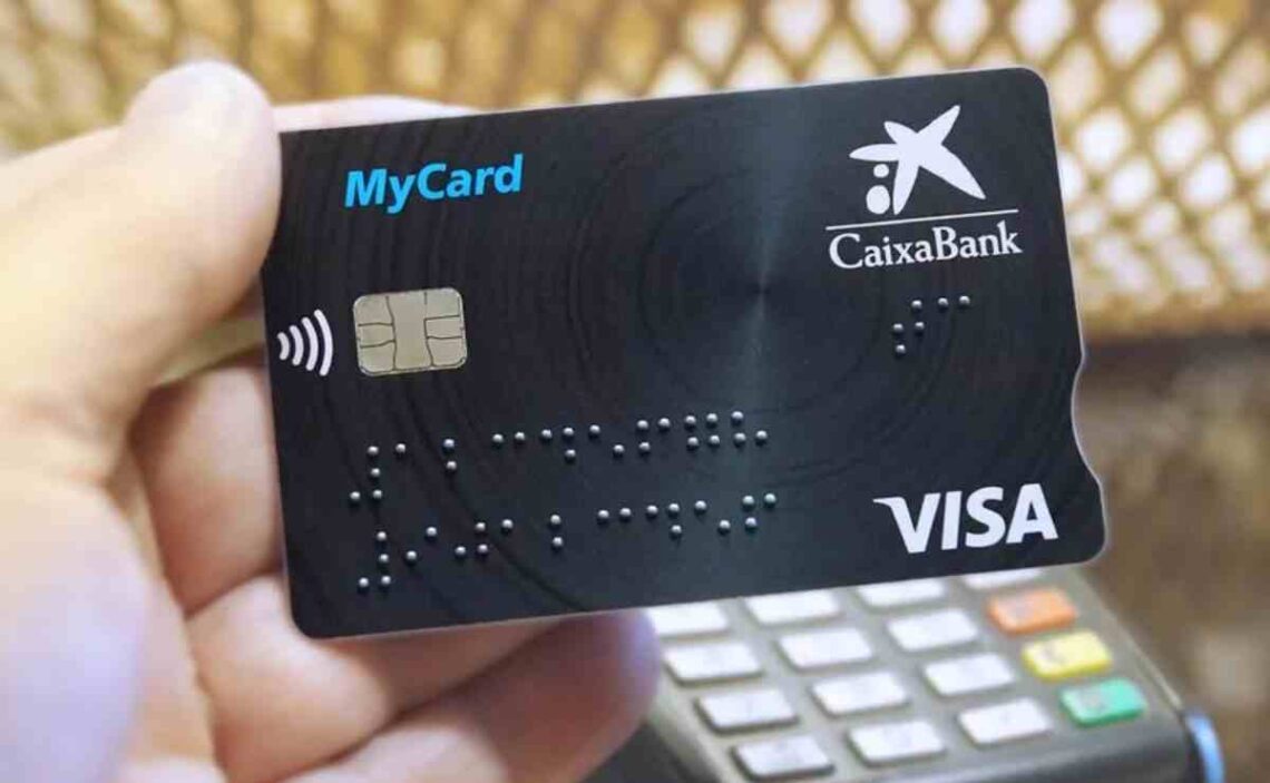 caixabank tarjeta braille discapacidad visual banco entidad financiera bancario