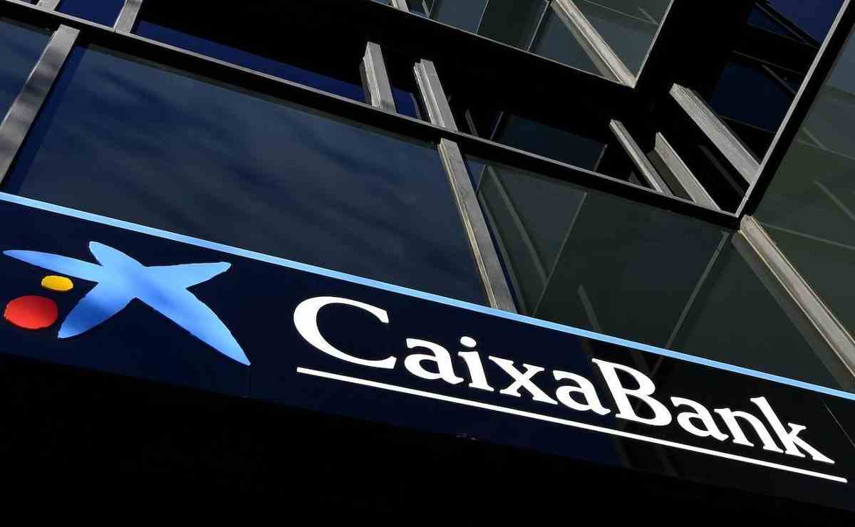 caixabank tarjeta braille discapacidad visual banco entidad financiera bancario