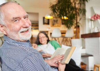 CaixaBank presenta una mejora para personas mayores en la cuenta Seniors