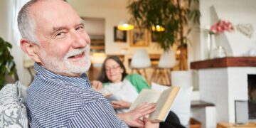 CaixaBank presenta una mejora para personas mayores en la cuenta Seniors