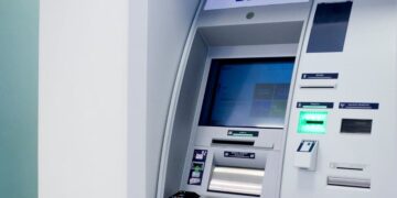 Cajero automático de BBVA que permite sacar dinero sin tarjeta