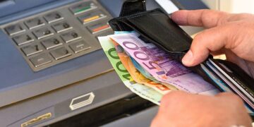 Consejos para sacar dinero del cajero automático con seguridad