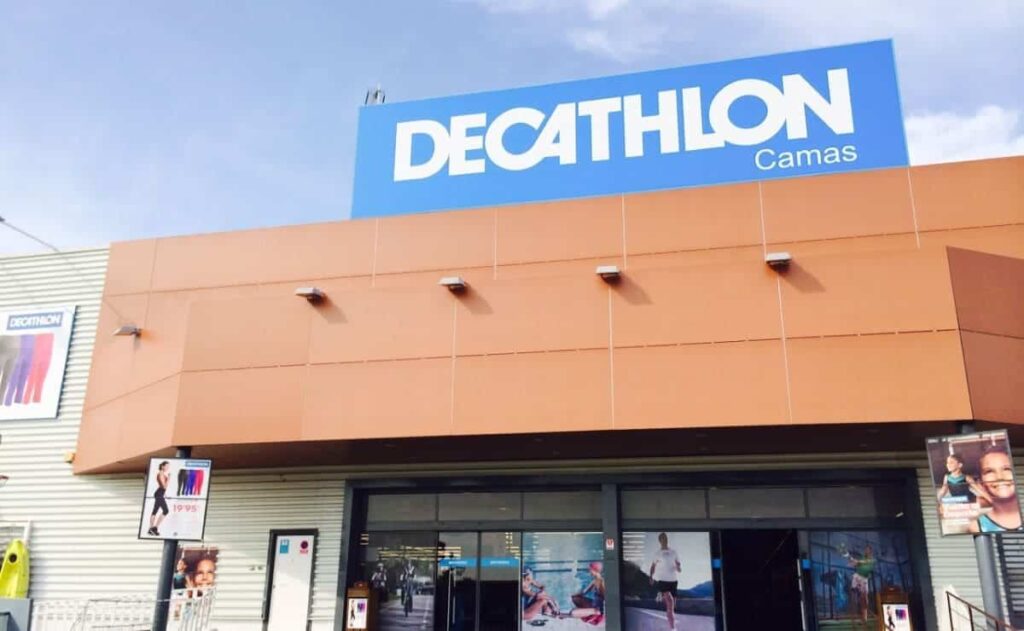 Decathlon tiene el accesorio perfecto de Quechua para disfrutar de la playa este verano