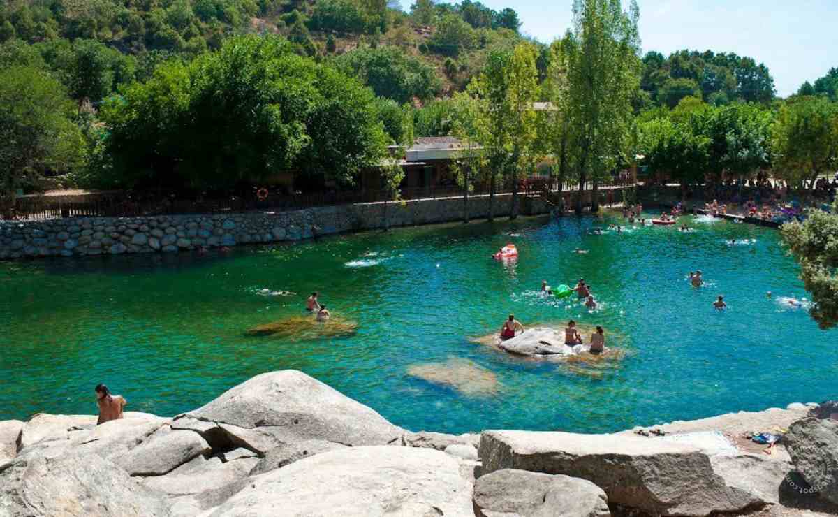 piscina natural espana turismo andalucía agua descanso vacaciones