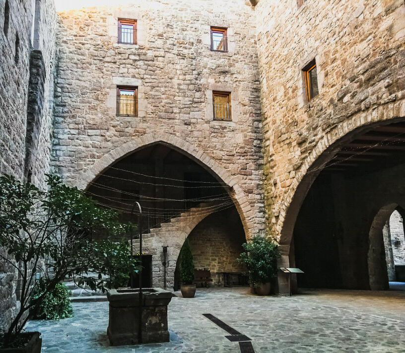 Interior del Parador de Cardona