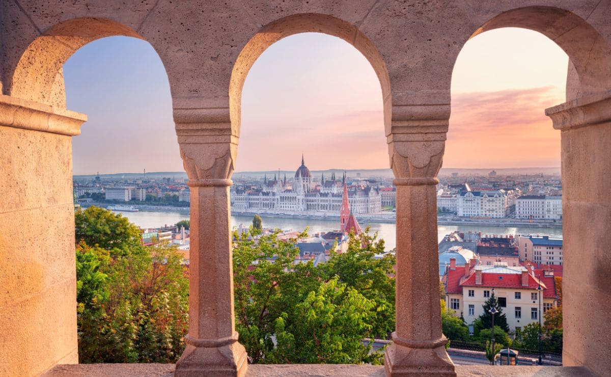 Foto tomada desde Buda al Parlamento de Budapest