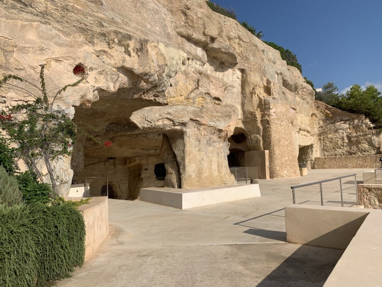 idealista cueva mallorca islas baleares vivienda cara precio lujo resort